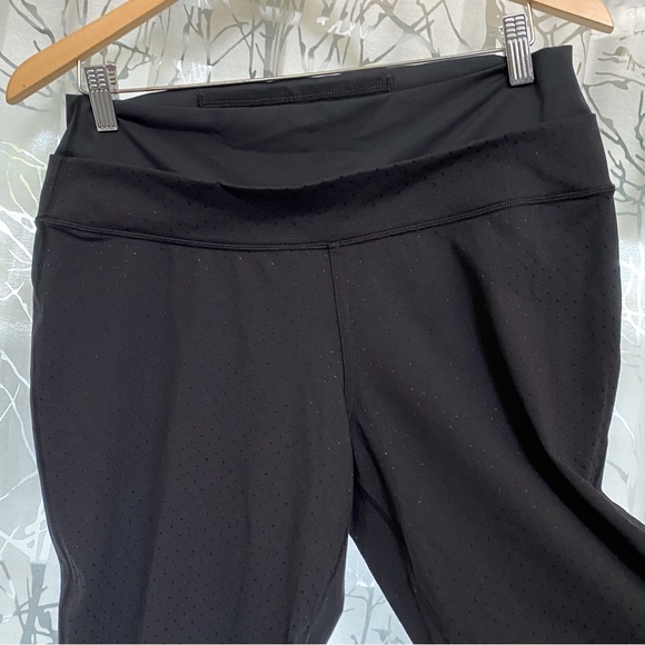 Lululemon perforation shine dot black straight to class slim fit pants - Picture 2 of 14